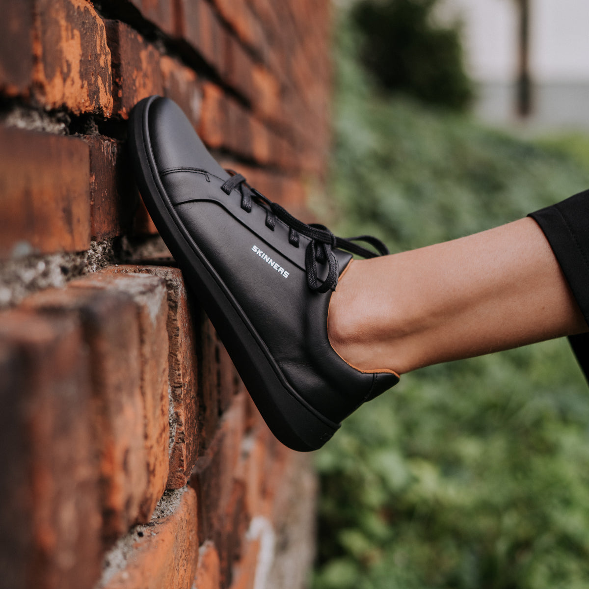 Moonwalker Black (Black)