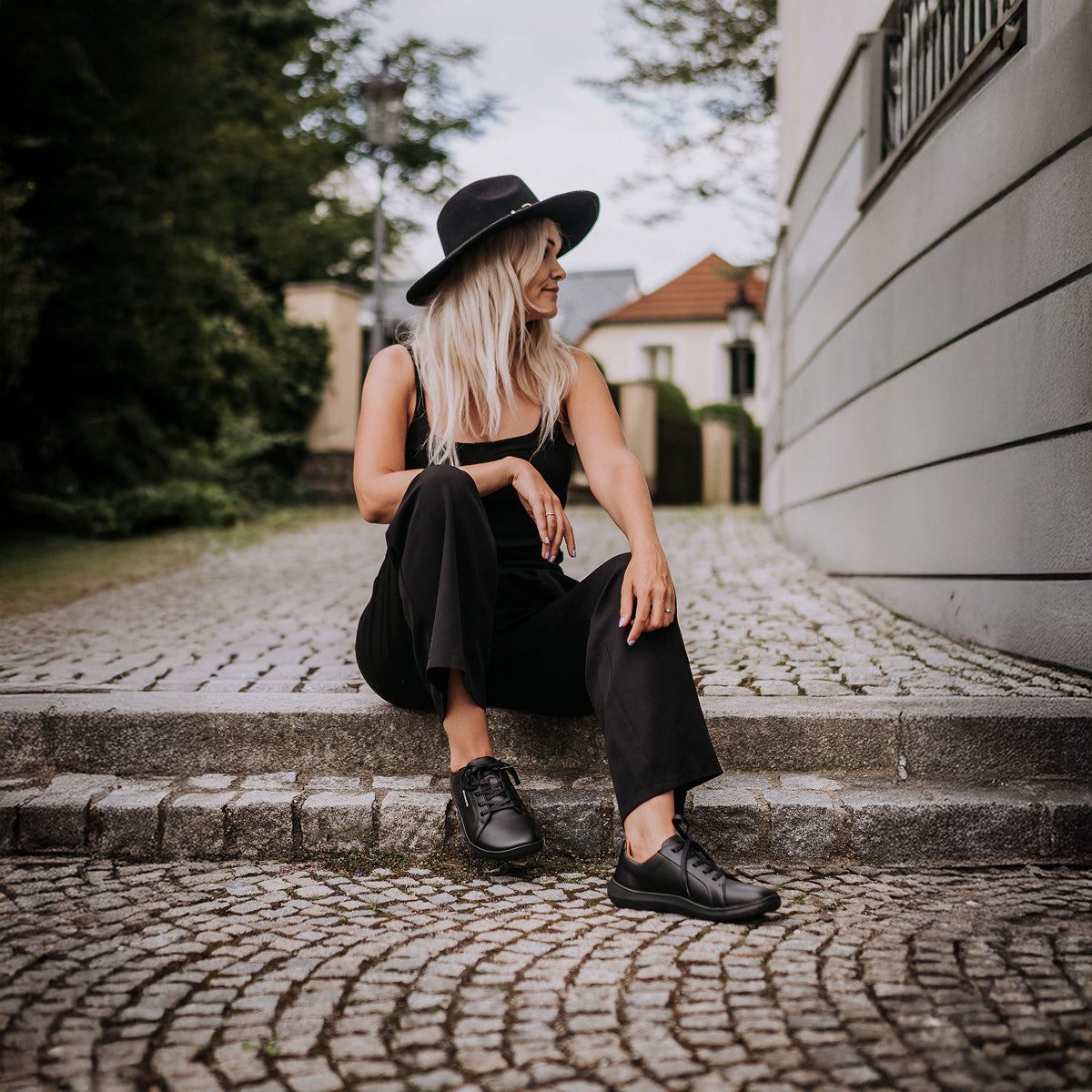 Moonwalker Black (Black)